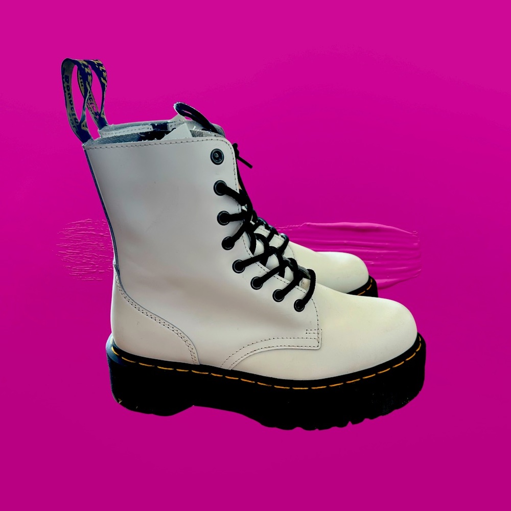 *Brand new* Dr. Martens Jadon Boot